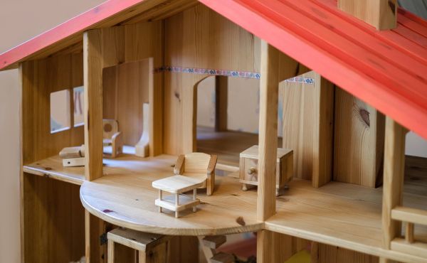 Doll House Assembly in Walnut Creek